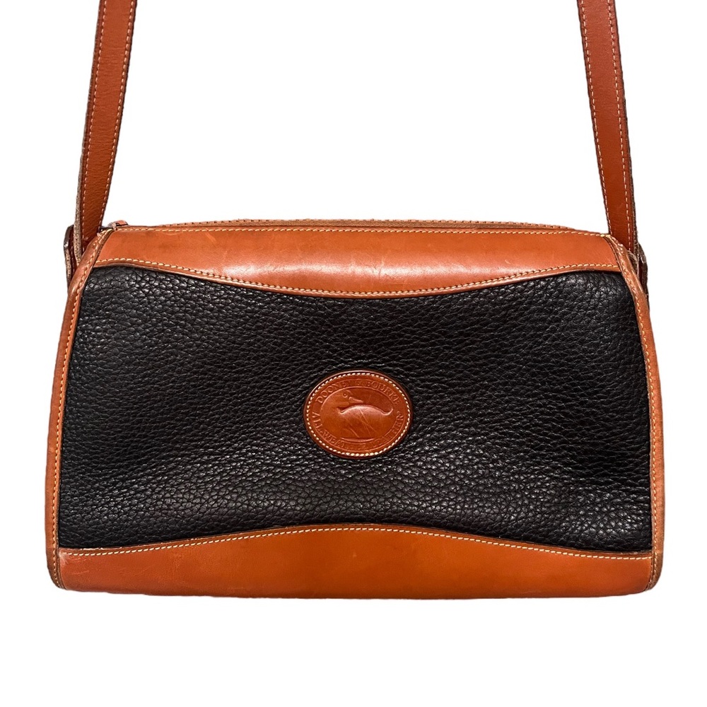 Vintage 99’s Dooney & Bourke black pebbled cross body shoulder bag. Pre-owned